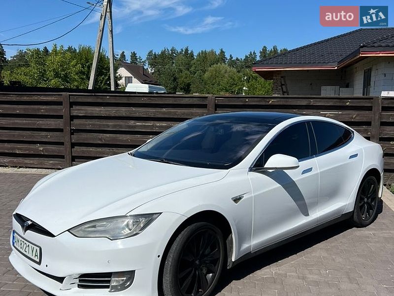 Лифтбек Tesla Model S 2014 в Житомире