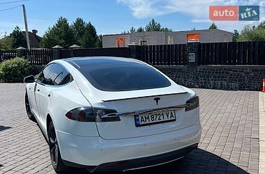 Лифтбек Tesla Model S 2014 в Житомире