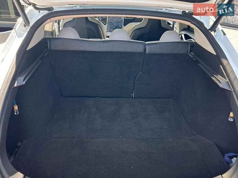 Лифтбек Tesla Model S 2014 в Житомире