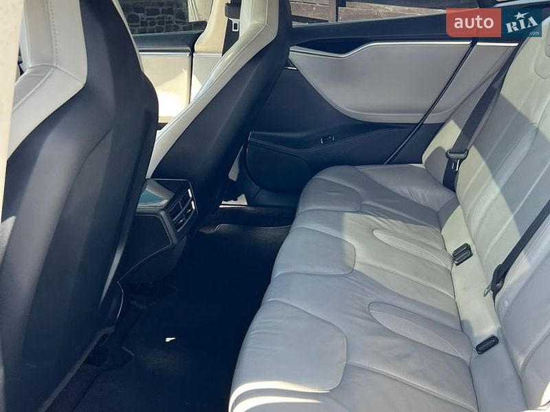 Лифтбек Tesla Model S 2014 в Житомире