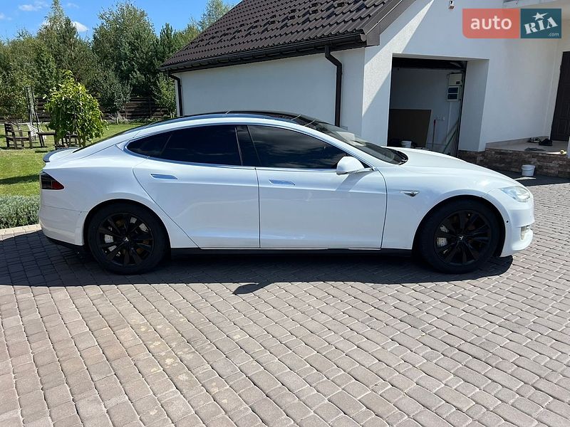 Лифтбек Tesla Model S 2014 в Житомире