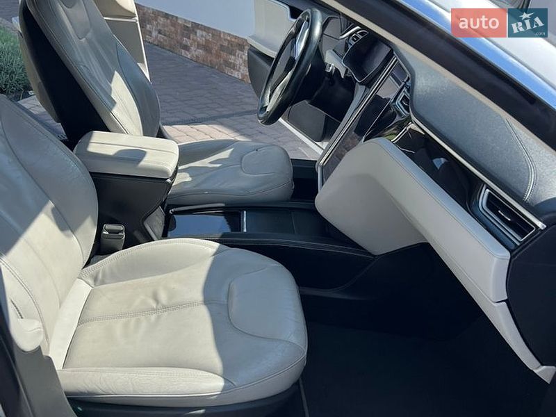 Лифтбек Tesla Model S 2014 в Житомире