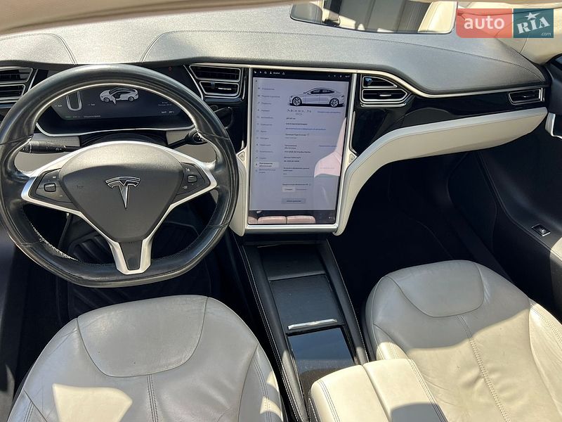 Лифтбек Tesla Model S 2014 в Житомире