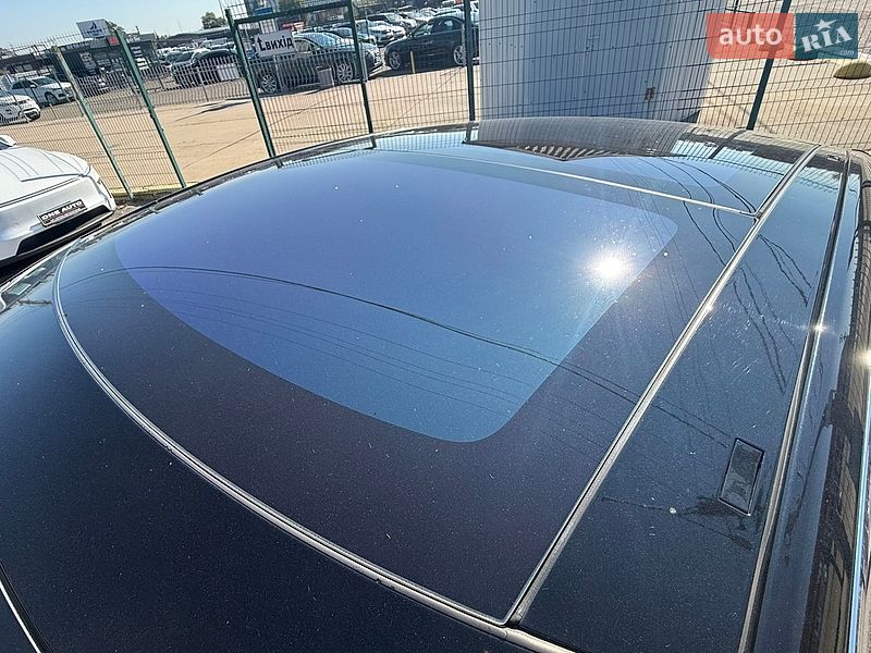 Ліфтбек Tesla Model S 2016 в Києві