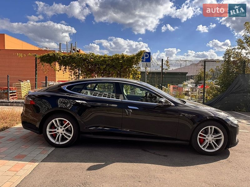 Ліфтбек Tesla Model S 2012 в Києві