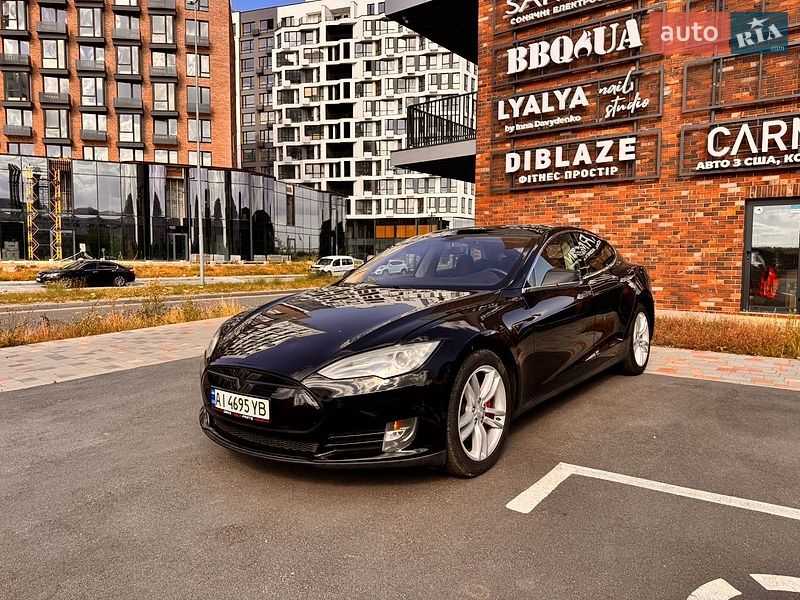 Ліфтбек Tesla Model S 2012 в Києві