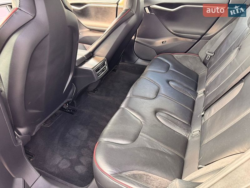 Ліфтбек Tesla Model S 2012 в Києві