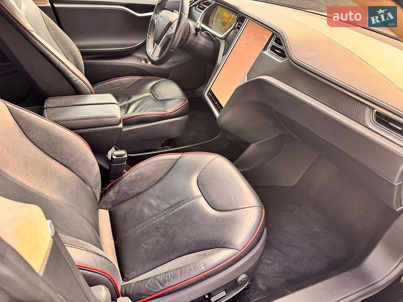 Ліфтбек Tesla Model S 2012 в Києві