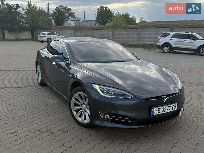 Лифтбек Tesla Model S 2018 в Первомайске