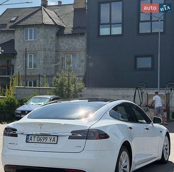 Ліфтбек Tesla Model S 2016 в Львові фото 7 Ліфтбек Tesla Model S 2016 в Львові