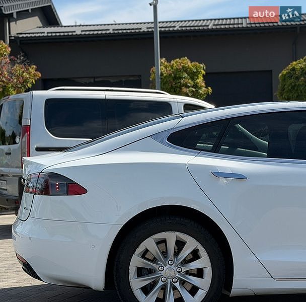 Ліфтбек Tesla Model S 2016 в Львові фото 8 Ліфтбек Tesla Model S 2016 в Львові