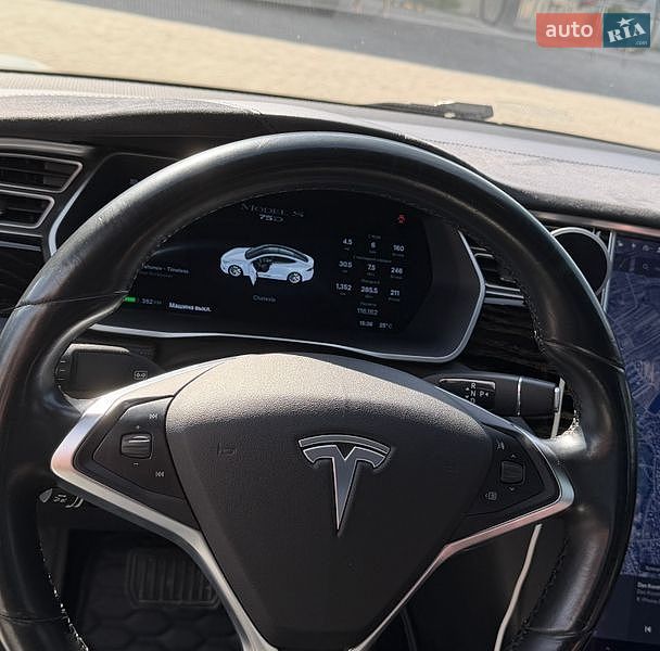 Ліфтбек Tesla Model S 2016 в Львові фото 14 Ліфтбек Tesla Model S 2016 в Львові