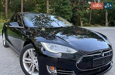 Лифтбек Tesla Model S 2014 в Новояворовске