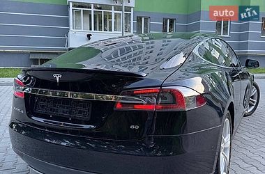 Лифтбек Tesla Model S 2014 в Новояворовске