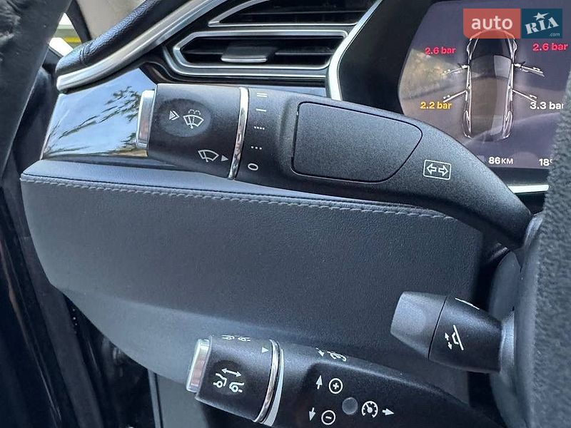 Лифтбек Tesla Model S 2014 в Новояворовске