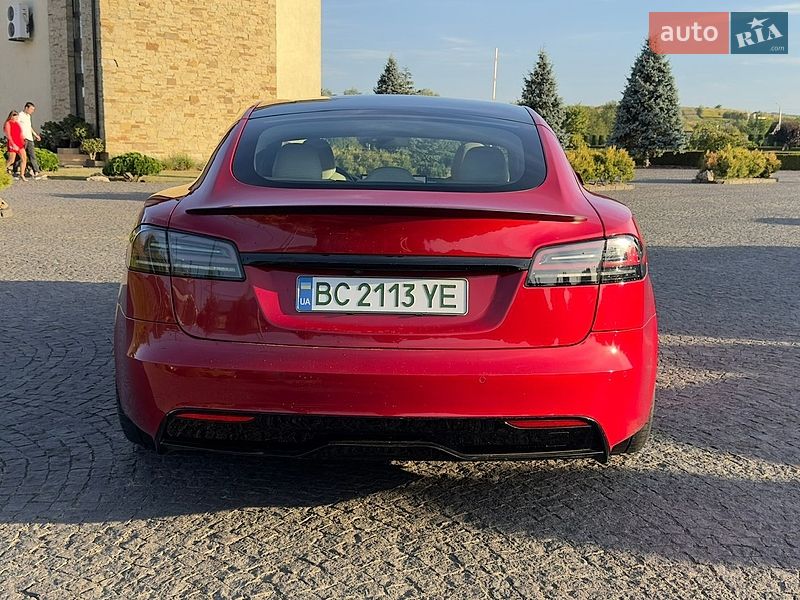 Ліфтбек Tesla Model S 2022 в Жовкві