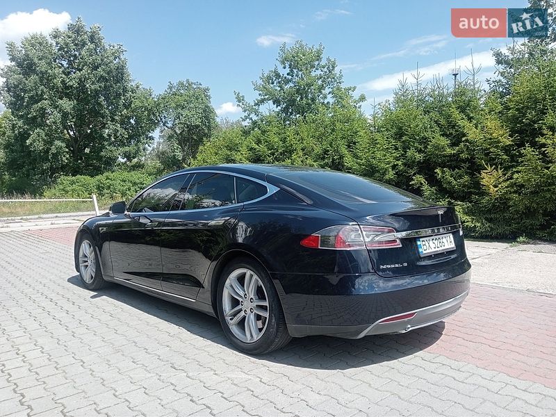 Ліфтбек Tesla Model S 2013 в Шепетівці фото 47 Ліфтбек Tesla Model S 2013 в Шепетівці