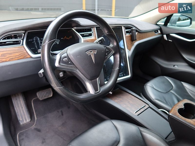 Лифтбек Tesla Model S 2014 в Днепре фото 14 Лифтбек Tesla Model S 2014 в Днепре