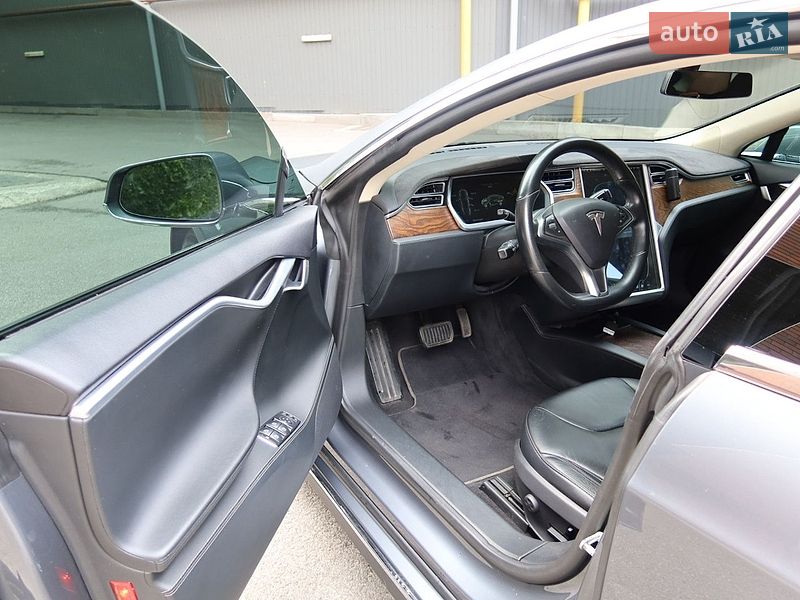 Лифтбек Tesla Model S 2014 в Днепре фото 16 Лифтбек Tesla Model S 2014 в Днепре
