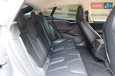 Ліфтбек Tesla Model S 2014 в Дніпрі