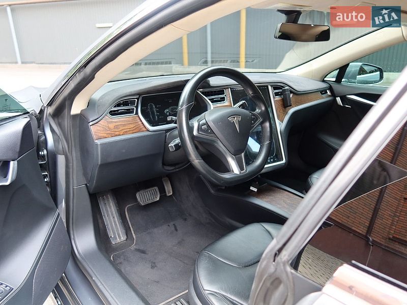 Лифтбек Tesla Model S 2014 в Днепре фото 15 Лифтбек Tesla Model S 2014 в Днепре