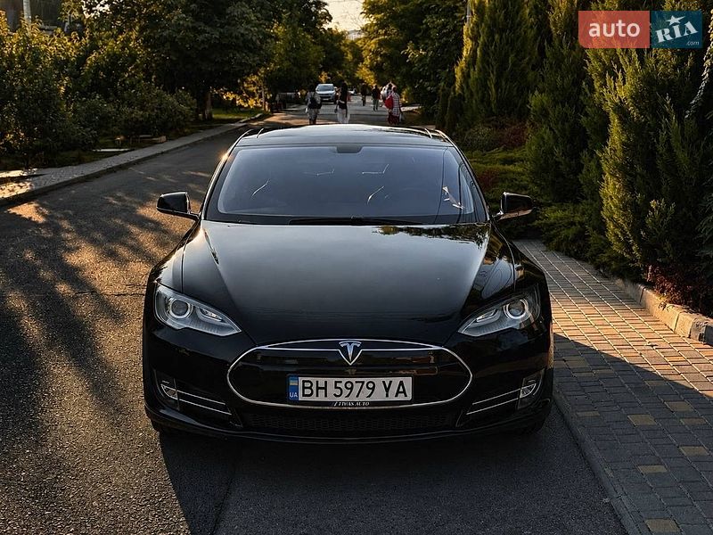 Лифтбек Tesla Model S 2013 в Одессе
