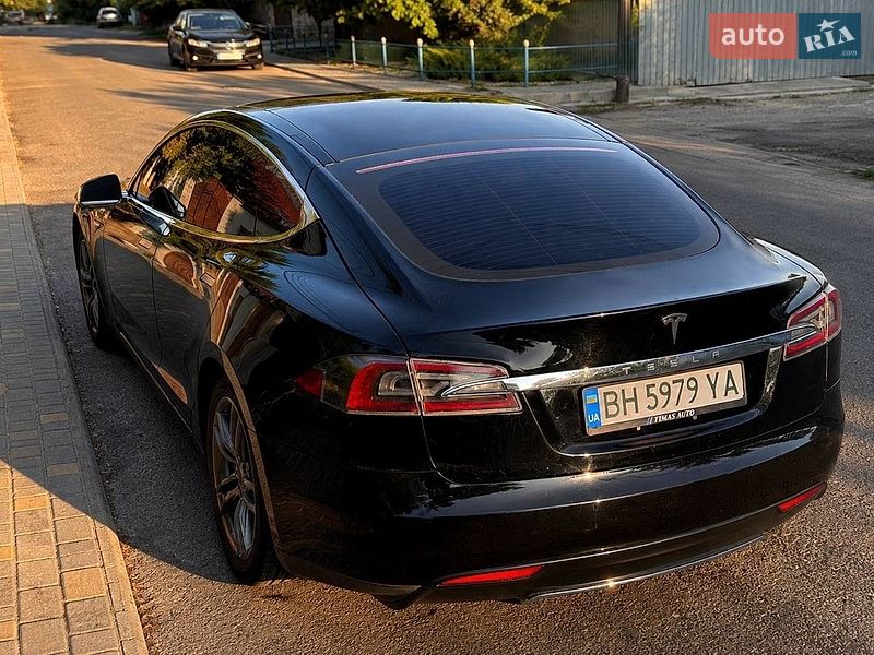 Лифтбек Tesla Model S 2013 в Одессе