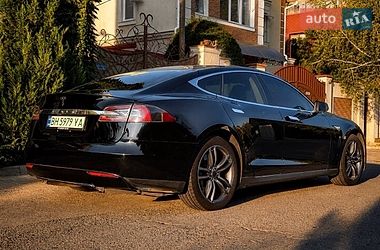 Лифтбек Tesla Model S 2013 в Одессе