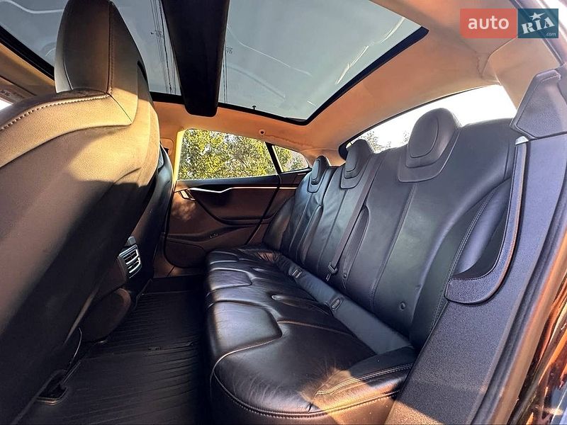 Лифтбек Tesla Model S 2013 в Одессе