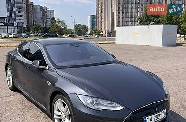 Лифтбек Tesla Model S 2015 в Черкассах