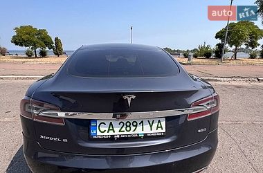 Ліфтбек Tesla Model S 2015 в Черкасах