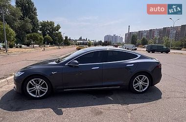 Лифтбек Tesla Model S 2015 в Черкассах