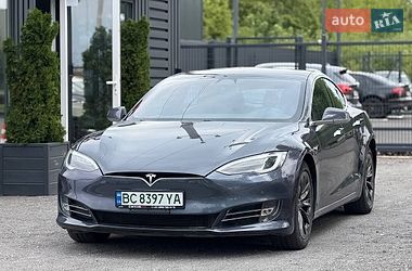 Лифтбек Tesla Model S 2018 в Львове