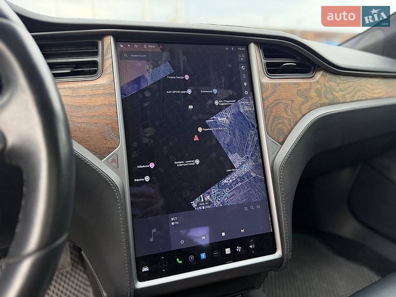 Лифтбек Tesla Model S 2018 в Львове