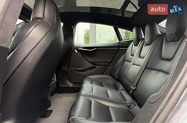 Лифтбек Tesla Model S 2018 в Львове