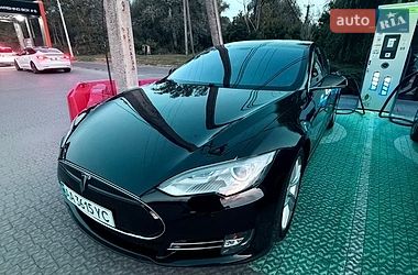 Лифтбек Tesla Model S 2014 в Полтаве Лифтбек Tesla Model S 2014 в Полтаве