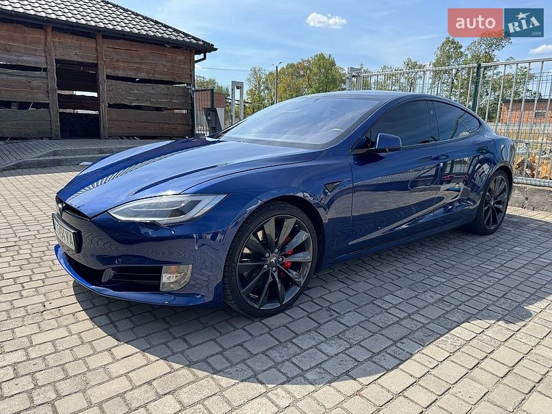 Лифтбек Tesla Model S 2020 в Радехове