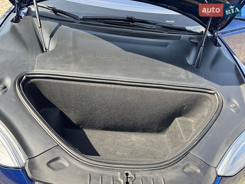 Лифтбек Tesla Model S 2020 в Радехове
