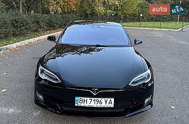 Ліфтбек Tesla Model S 2017 в Львові фото Ліфтбек Tesla Model S 2017 в Львові