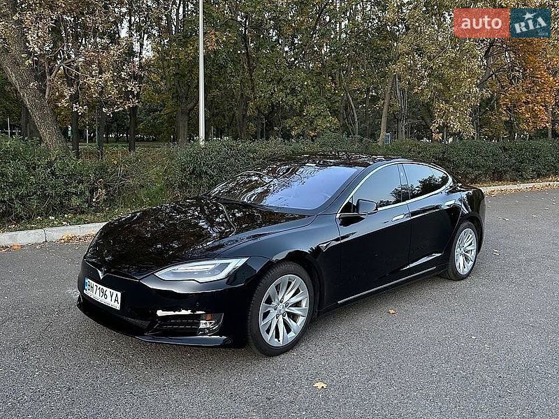 Ліфтбек Tesla Model S 2017 в Львові фото 2 Ліфтбек Tesla Model S 2017 в Львові