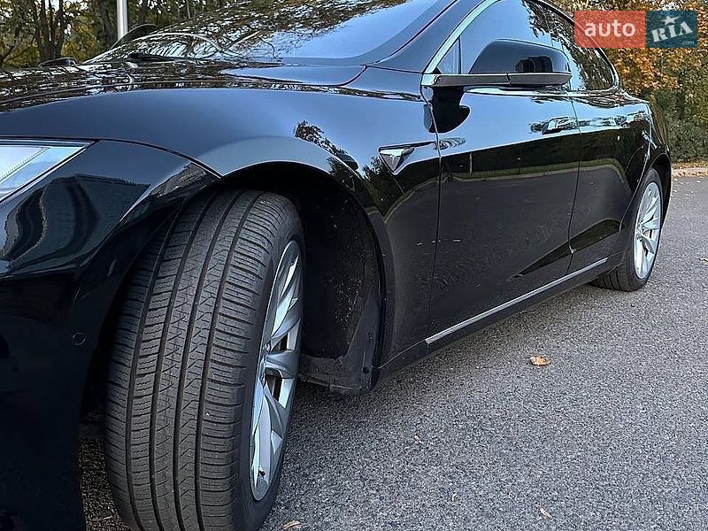 Ліфтбек Tesla Model S 2017 в Львові фото 3 Ліфтбек Tesla Model S 2017 в Львові