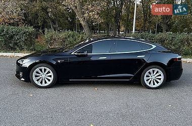 Ліфтбек Tesla Model S 2017 в Львові фото 4 Ліфтбек Tesla Model S 2017 в Львові