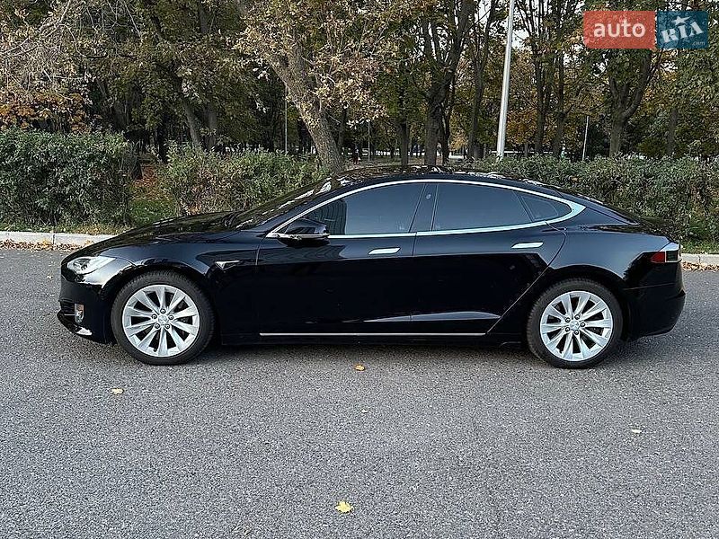 Ліфтбек Tesla Model S 2017 в Львові фото 4 Ліфтбек Tesla Model S 2017 в Львові