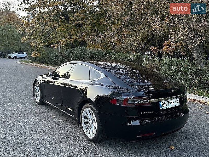Ліфтбек Tesla Model S 2017 в Львові фото 5 Ліфтбек Tesla Model S 2017 в Львові