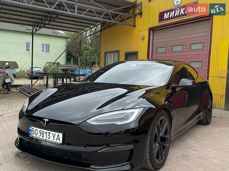 Tesla Model S 2021
