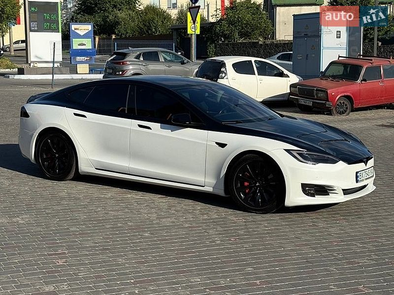 Ліфтбек Tesla Model S 2017 в Хмельницькому