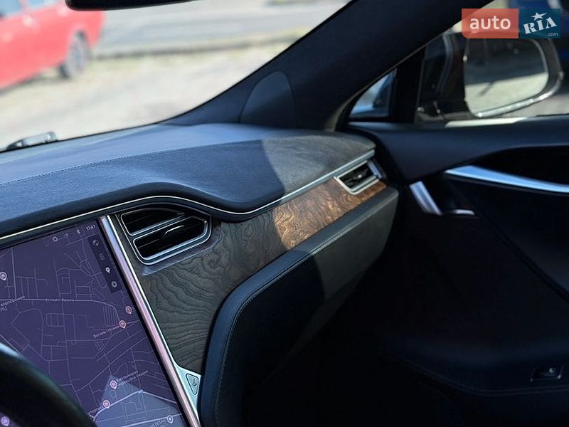 Ліфтбек Tesla Model S 2017 в Хмельницькому