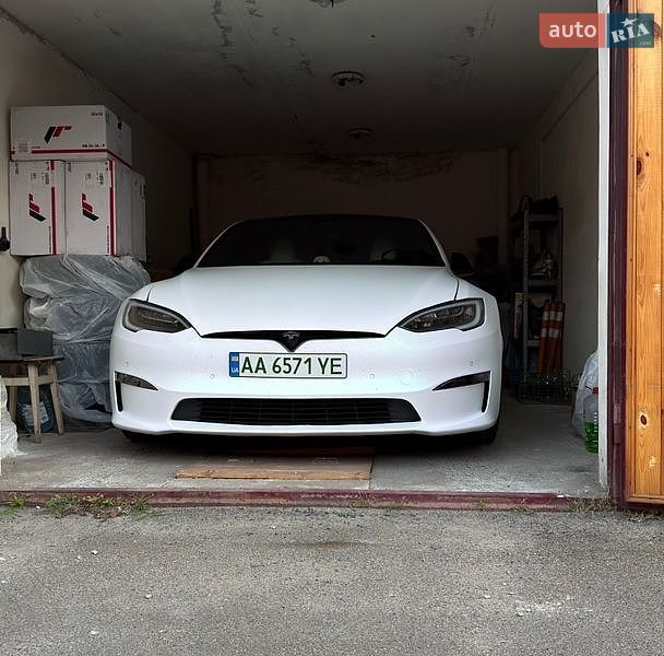 Лифтбек Tesla Model S 2021 в Киеве