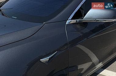 Лифтбек Tesla Model S 2017 в Киеве фото 4 Лифтбек Tesla Model S 2017 в Киеве
