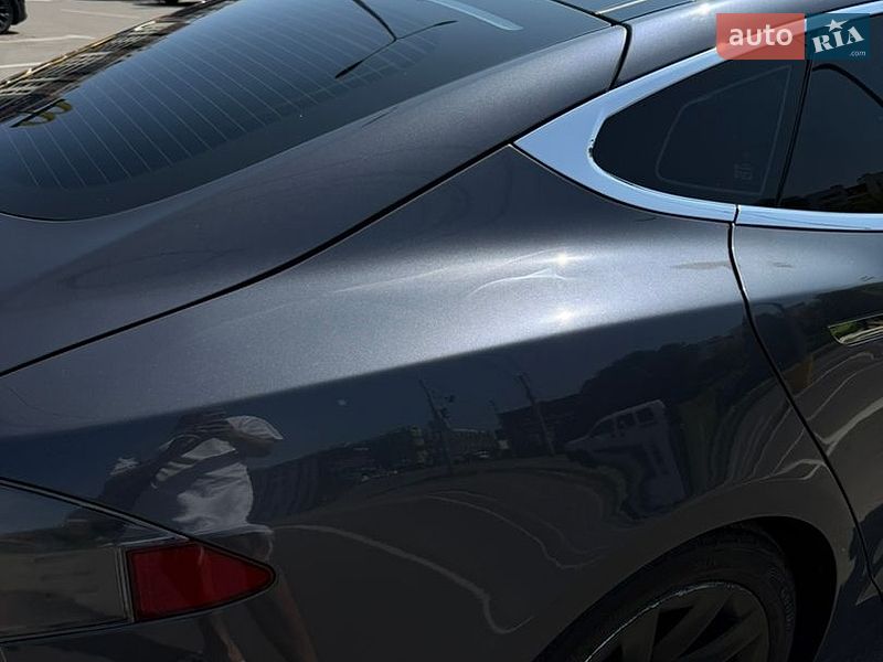 Лифтбек Tesla Model S 2017 в Киеве фото 7 Лифтбек Tesla Model S 2017 в Киеве